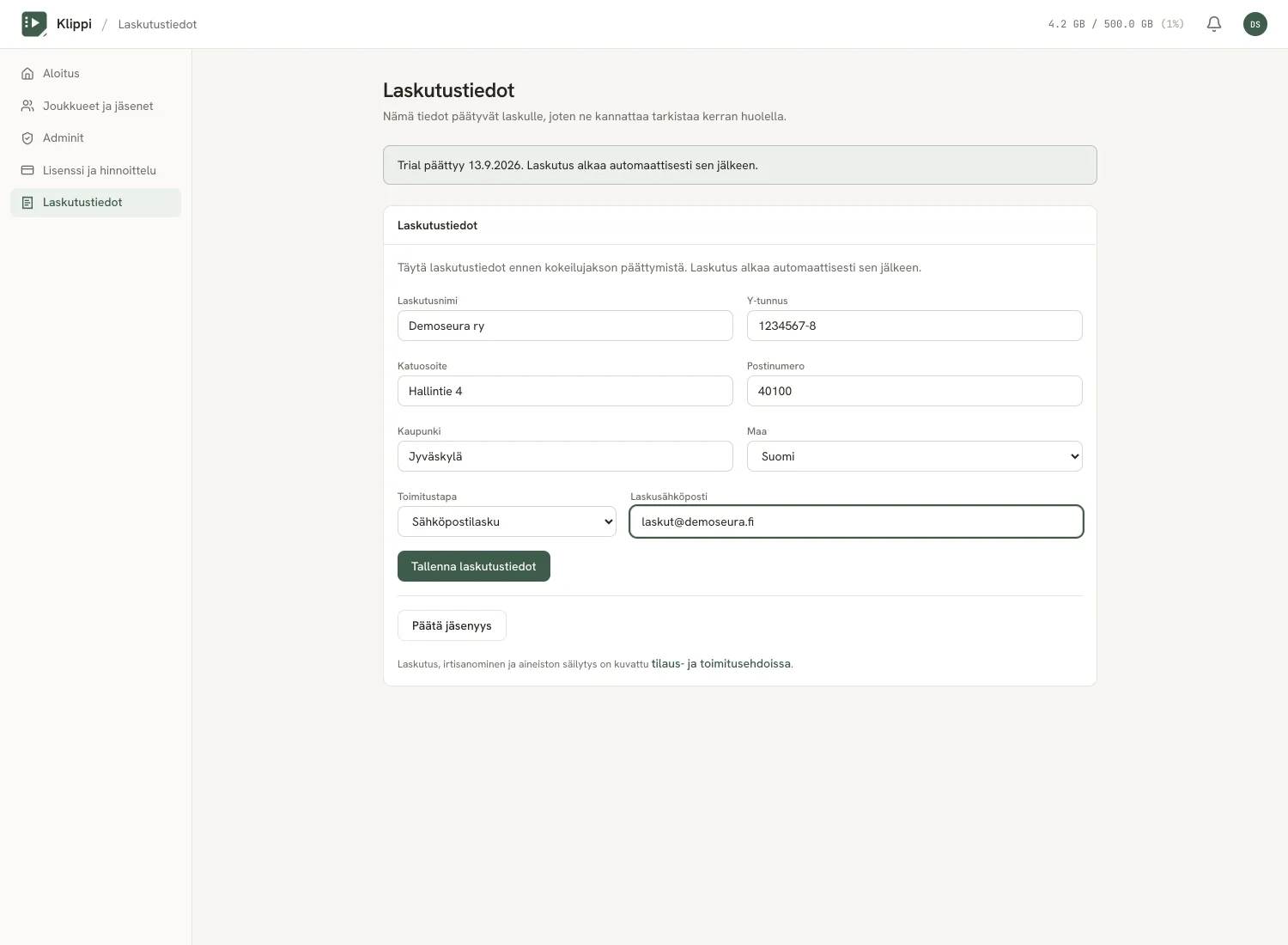 Laskutustiedot-lomake: laskutusnimi, Y-tunnus, osoite, maa, toimitustapa ja laskusähköposti sekä Tallenna laskutustiedot -painike.